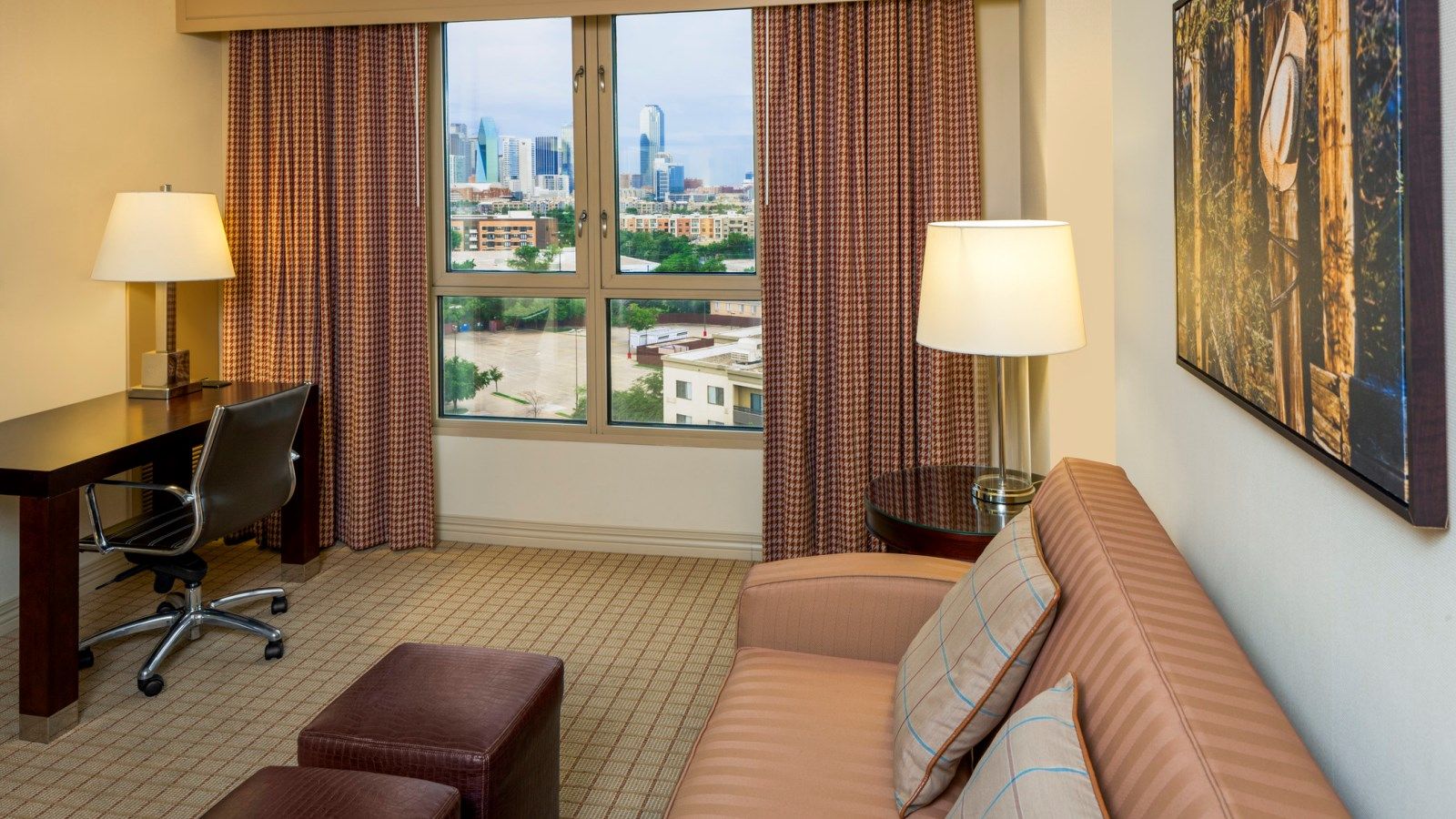 Deluxe City View King Double Bed Suite Sheraton Suites Market Center